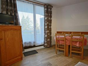 Appartement Chamrousse, 2 pièces, 6 personnes - FR-1-340-11