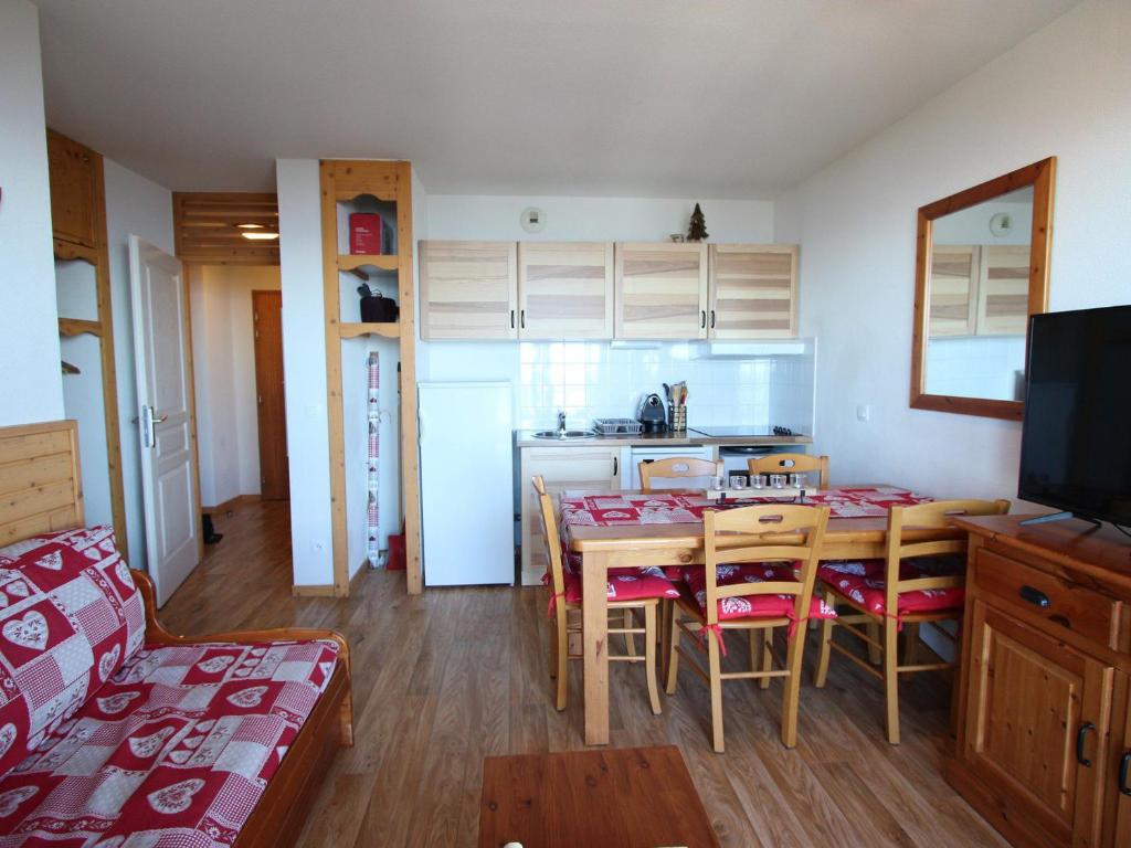 Appartement Appartement Chamrousse, 2 pièces, 6 personnes - FR-1-340-248 793 ROUTE DE LA CROISETTE 38410 Chamrousse