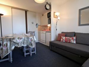 Appartement Chamrousse, 2 pièces, 6 personnes - FR-1-340-60