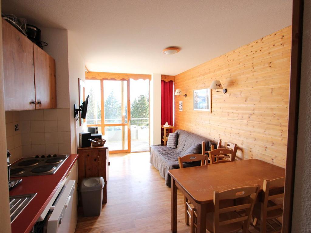 Appartement Appartement Chamrousse, 2 pièces, 6 personnes - FR-1-549-125 1124 Route de Bachat Bouloud 38410 Chamrousse