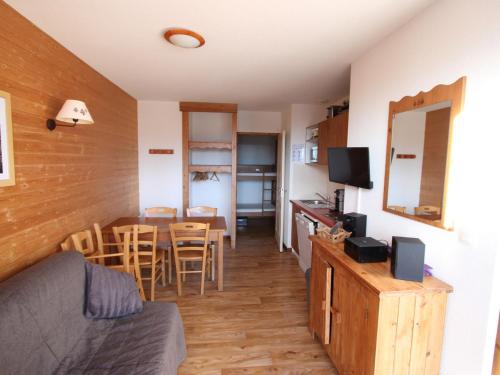 Appartement Chamrousse, 2 pièces, 6 personnes - FR-1-549-125