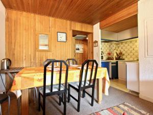 Appartement Chamrousse, 2 pièces, 6 personnes - FR-1-549-39