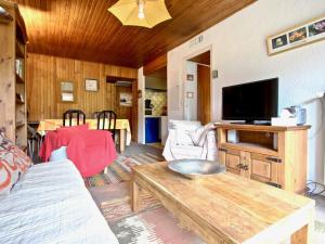 Appartement Chamrousse, 2 pièces, 6 personnes - FR-1-549-39