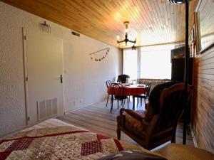 Appartement Chamrousse, 2 pièces, 6 personnes - FR-1-549-49