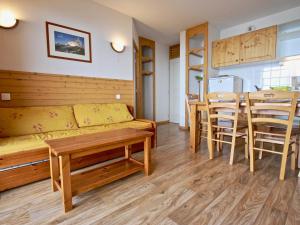 Appartement Chamrousse, 2 pièces, 6 personnes - FR-1-549-5