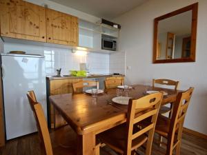 Appartement Chamrousse, 2 pièces, 6 personnes - FR-1-549-5
