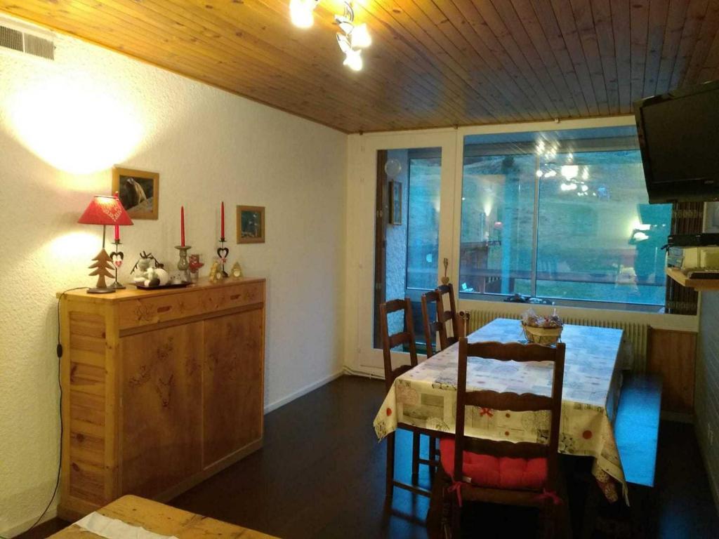 Appartement Appartement Chamrousse, 2 pièces, 6 personnes - FR-1-549-54 534 Avenue du Père Tassé ROCHE BERANGER 38410 Chamrousse