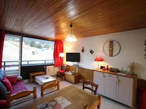 Appartement Appartement Chamrousse, 2 pièces, 6 personnes - FR-1-549-82 865 Route de la croisette ROCHE BERANGER 38410 Chamrousse Rhône-Alpes