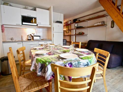 Appartement Chamrousse, 2 pièces, 7 personnes - FR-1-340-229