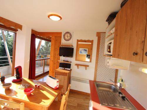Appartement Chamrousse, 3 pièces, 5 personnes - FR-1-549-79