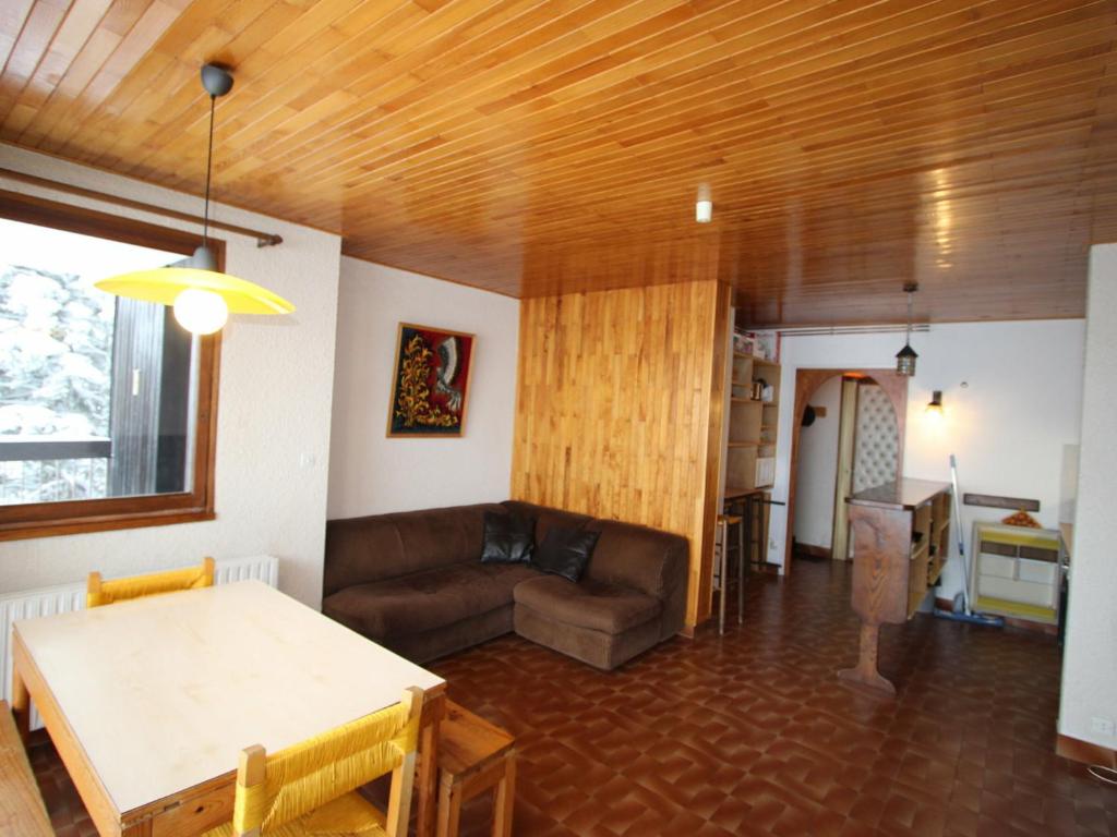 Appartement Appartement Chamrousse, 3 pièces, 6 personnes - FR-1-340-246 578 Rue des Gentianes 38410 Chamrousse