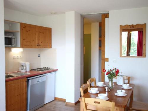 Appartement Chamrousse, 3 pièces, 6 personnes - FR-1-549-103