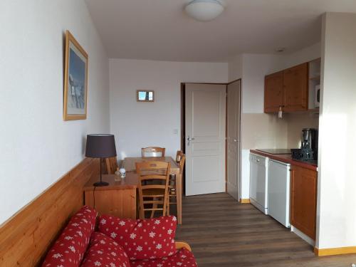 Appartement Chamrousse, 3 pièces, 6 personnes - FR-1-549-77