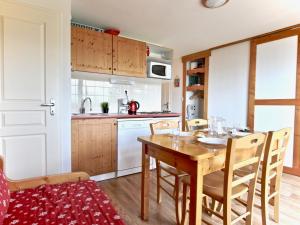Appartement Chamrousse, 3 pièces, 6 personnes - FR-1-549-92