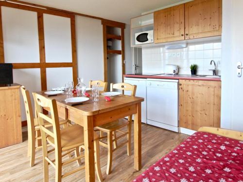 Appartement Chamrousse, 3 pièces, 6 personnes - FR-1-549-94