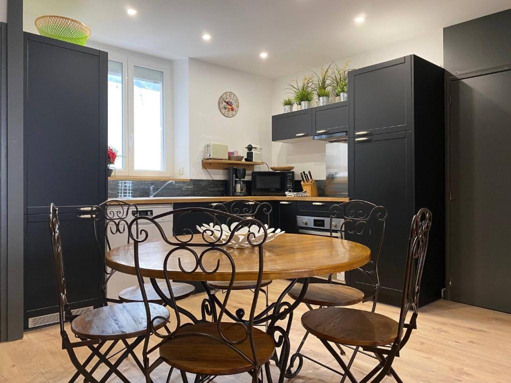 Appartement charmant T3, centre ville de millau 12 Rue des Cordeliers, 12100 Millau