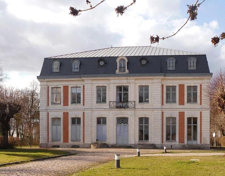 Appartement château de Lewarde 100 avenue du bois, 59500 Douai
