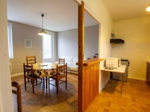 Appartement Château-l'Évêque, 3 pièces, 4 personnes - FR-1-616-222