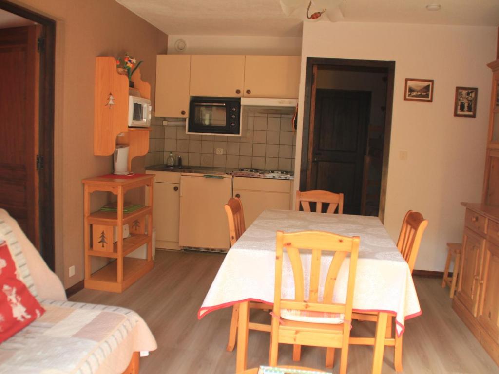 Appartement Appartement Châtel, 2 pièces, 6 personnes - FR-1-200-250 186 Route De Pre-La-Joux -  - 74390 Châtel