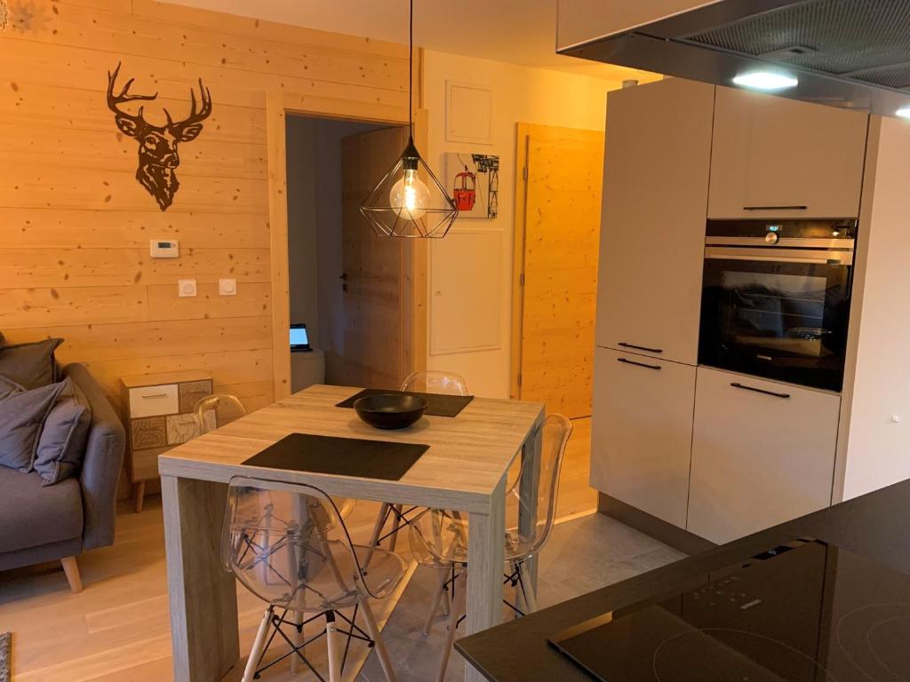 Appartement Châtel, 3 pièces, 4 personnes - FR-1-198-245 56 route du roitet, 74390 Châtel