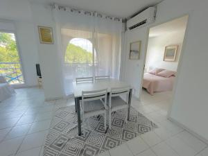 Appartement climatisé au cœur de Port Fréjus