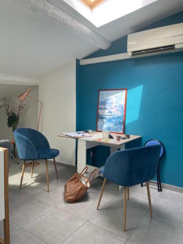 Appartement climatisé centre-ville de narbonne dans comble 4 couchages