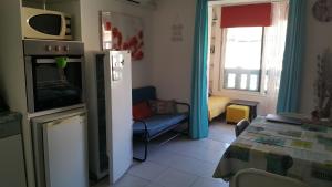 APPARTEMENT CLIMATISÉ MEUBLÉ - 4 PERSONNES - PLACE PARKING PRIVATIVE