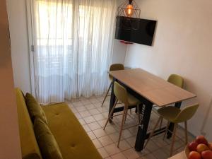 Appartement Climatisé-Résidence Front de Mer avec Piscine