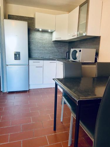 Appartement climatisée en résidence avec parking