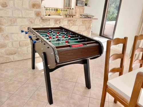 Appartement confortable dans une villa familiale à quelques pas de la plage et des sentiers de randonnee