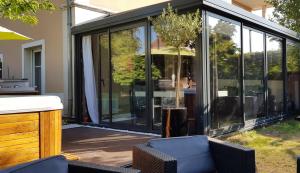 Appartement contemporain jardin & jacuzzi