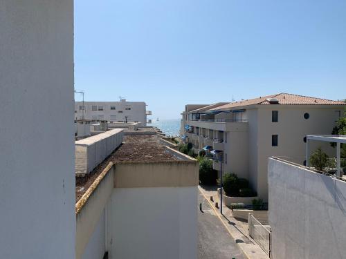 Appartement contemporain le Vendome à 90m de la plage