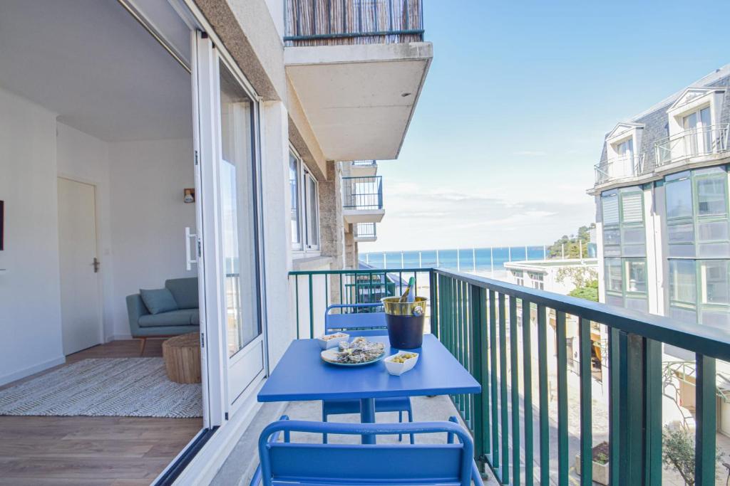 Appartement Appartement cosy 2 pers vue mer balcon hyper centre Dinard 6A Rue Winston Churchill 35800 Dinard