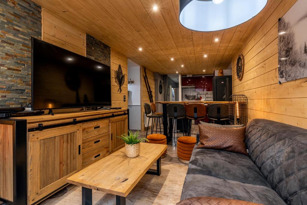 Appartement APPARTEMENT COSY 2 PLACES DE PARKING WIFI CENTRE VILLE rez de chaussée 29 Rue Richelieu 65110 Cauterets