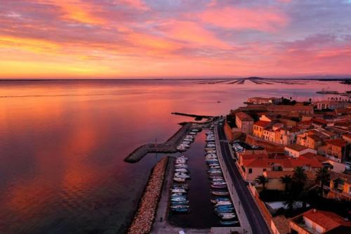 Appartement cosy à 50 m de la plage et du port