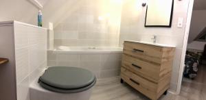 Appartement Cosy avec Balcon au calme proche Gare