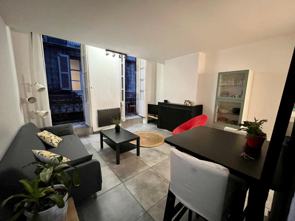 Appartement cosy avec balcon, centre historique 42 Rue Arnaud Miqueu, 33000 Bordeaux