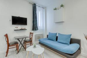 Appartement COSY, central LA DEFENSE, très proche PARIS