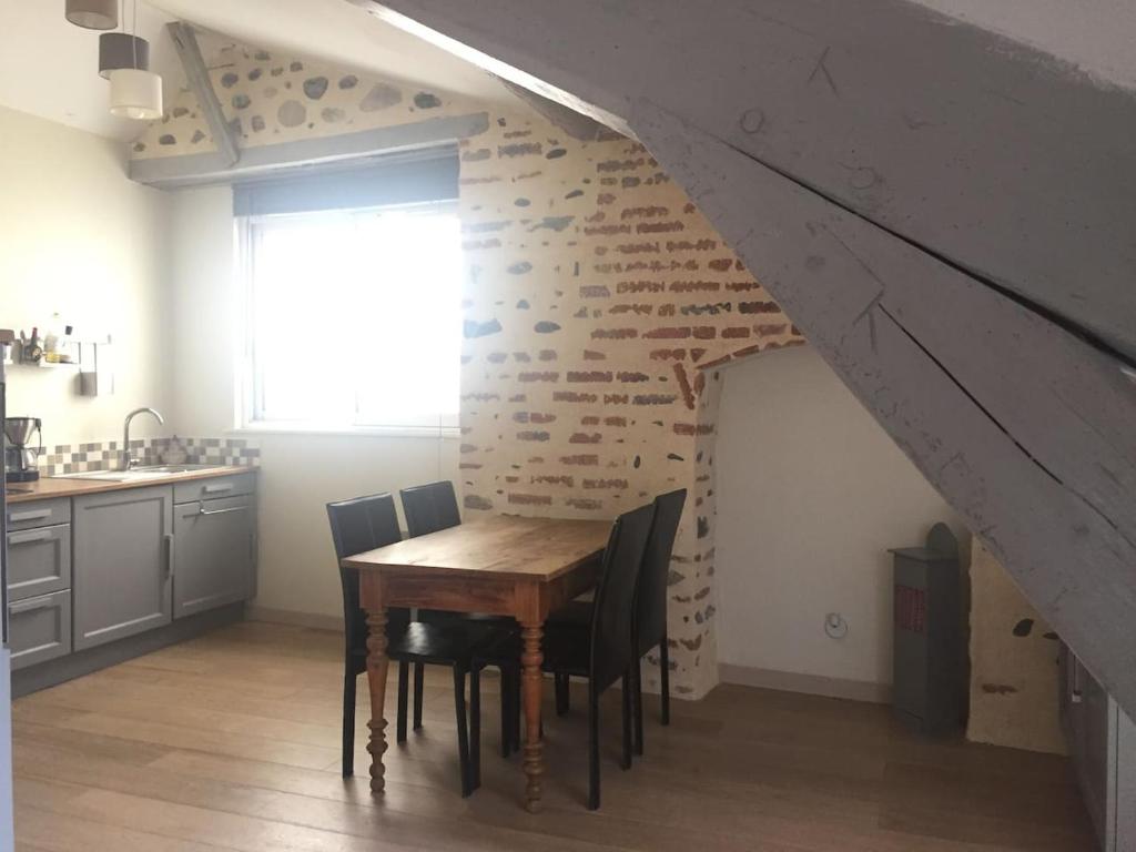 APPARTEMENT COSY ENTRE BOSQUET ET BEAUMONT 31 Rue Carrerot, 64000 Pau