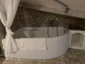Appartement cosy et moderne, proche Cité des Papes