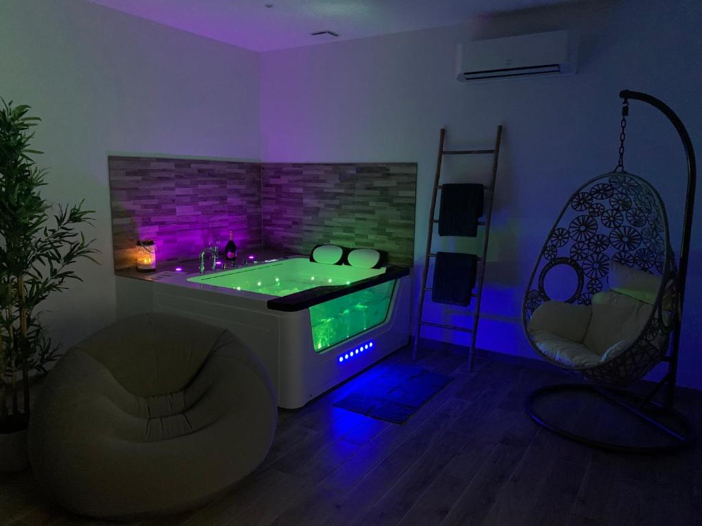 Appartement Cosy Jacuzzy Luxe Gare de Toulon 148 Avenue Amiral Collet, 83000 Toulon