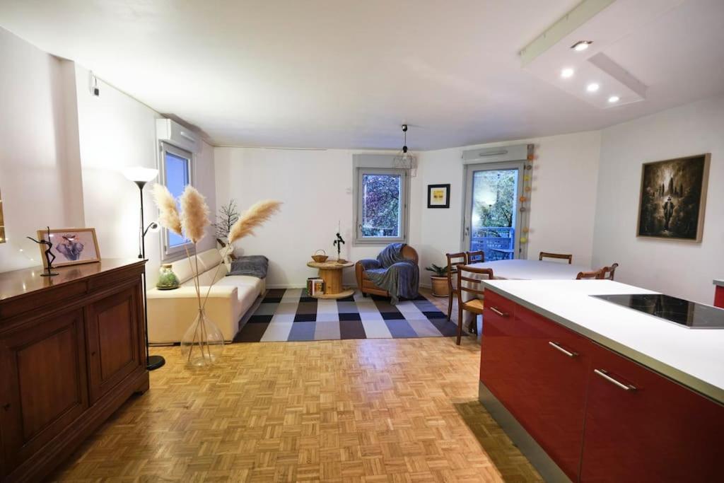 Appartement Cosy proche Halle Tony Garnier (72m2) 18 Rue Jacques Monod, 69007 Lyon
