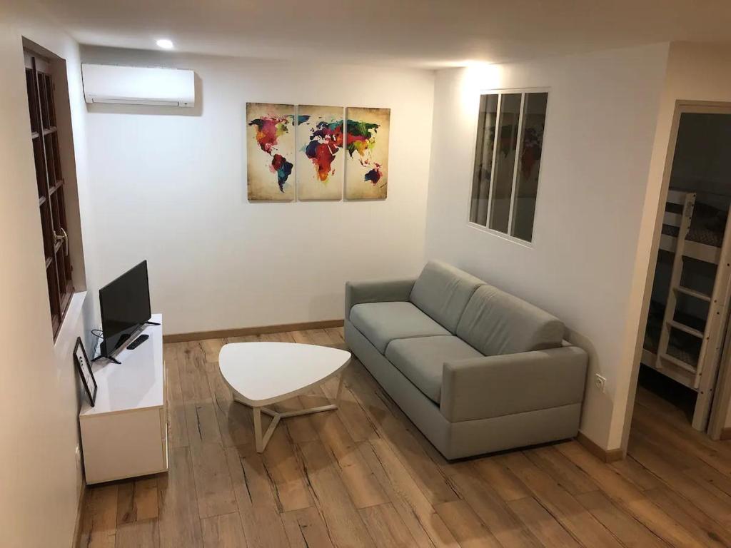 Appartement cosy, rénové, avec jardin privatif. 18 Rue des Peupliers, 66270 Le Soler