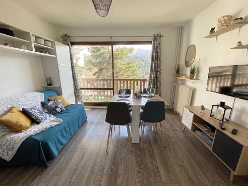 Appartement cosy, vue sur la montagne à Gréolières