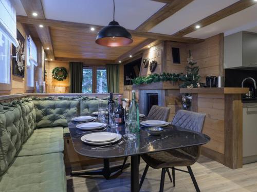 Appartement Courchevel, 4 pièces, 6 personnes - FR-1-631-105
