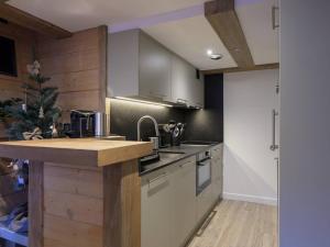 Appartement Courchevel, 4 pièces, 6 personnes - FR-1-631-105