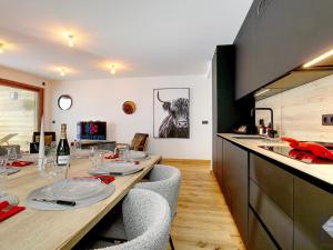 Appartement Courchevel, 4 pièces, 6 personnes - FR-1-664-14