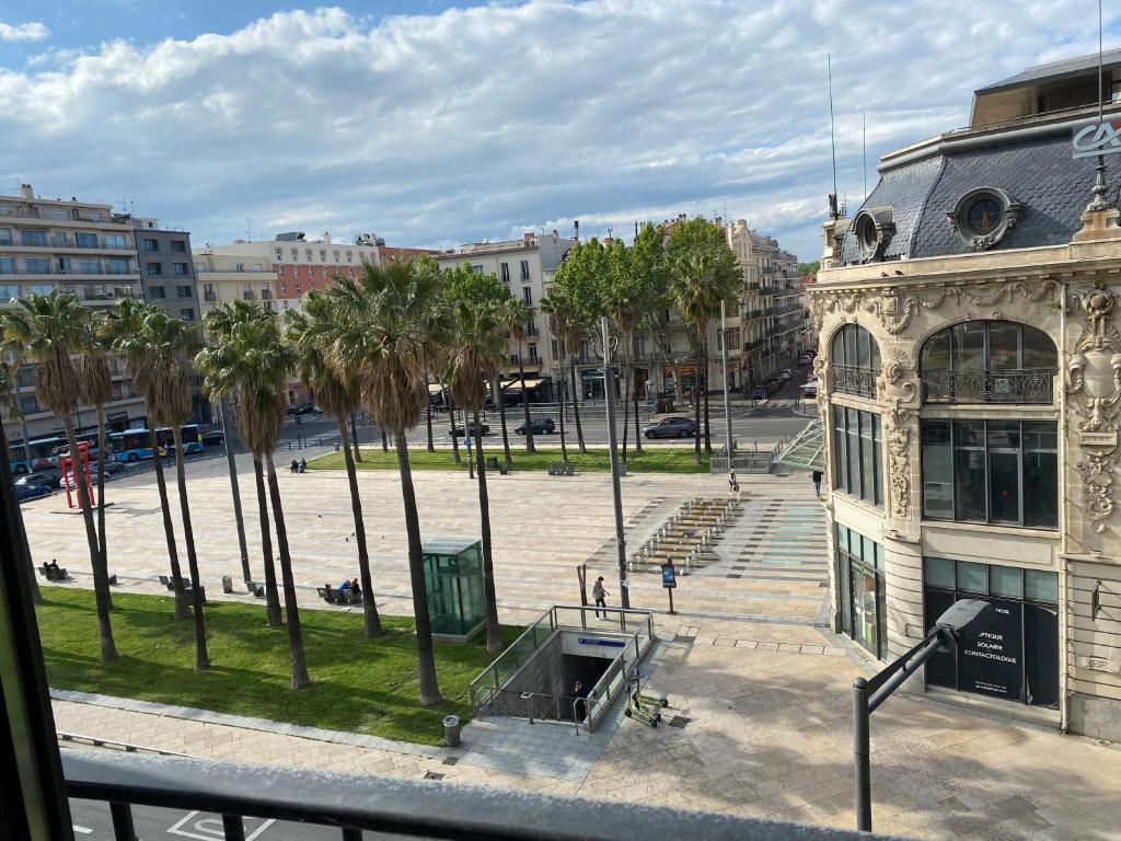 Appartement Appartement d’artiste lumineux central 76m2 2 Place de Catalogne 66000 Perpignan