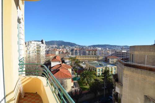 Appartement d'époque rénové 4 personnes quartier Libération / Nice