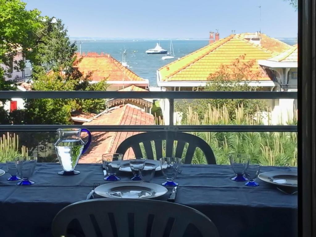 Appartement d'une chambre a Arcachon a 30 m de la plage avec vue sur la mer terrasse amenagee et wifi 172 Boulevard de la Plage, 33120 Arcachon